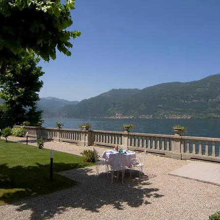 Sleeps 8 Villa