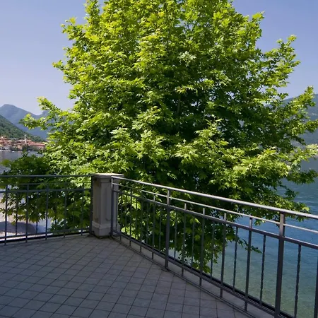 Sleeps 8 *